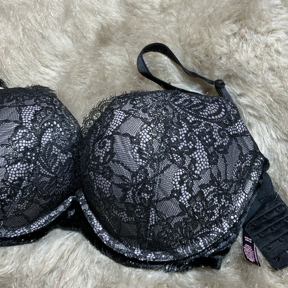 Victoria's Secret Elegant Black Lace Bra - Picture 4 of 9